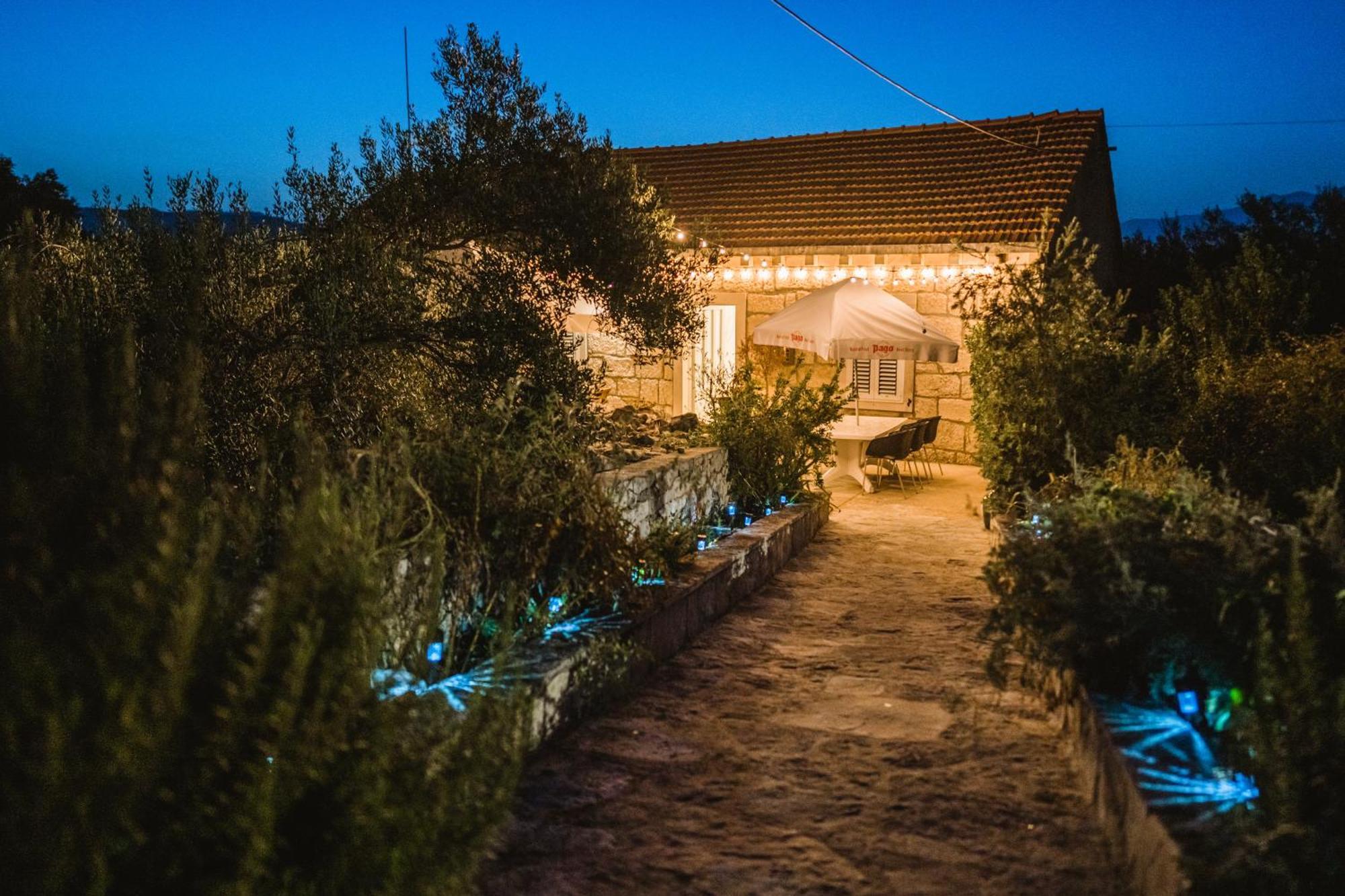 Hotel Orgula Lumbarda Exteriér fotografie