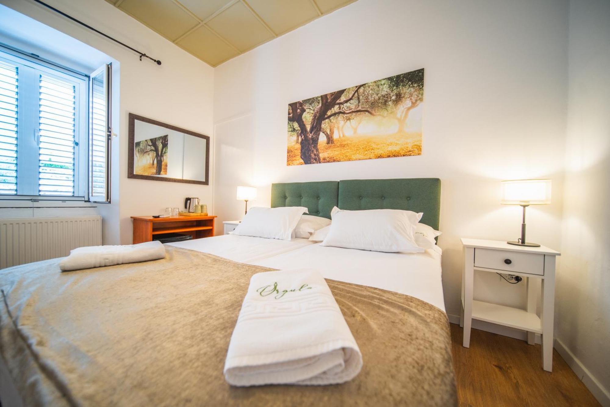 Hotel Orgula Lumbarda Exteriér fotografie
